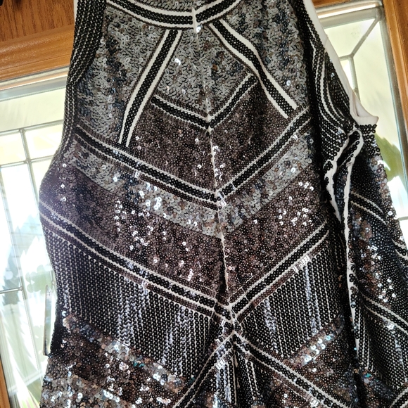 Express Sexy Cold Shoulder Dress Size L - Picture 4 of 4